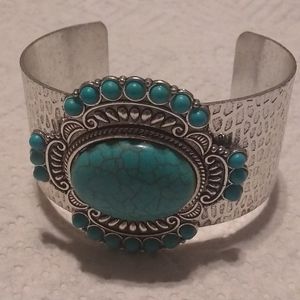 Nwot turquoise and silver color cuff bracelet